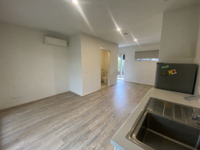 Room 10 / 98 Commercial Road, Footscray