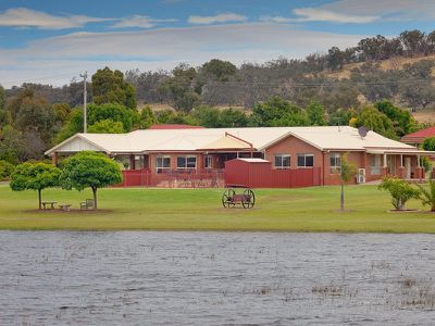 12 Willow Way, Table Top