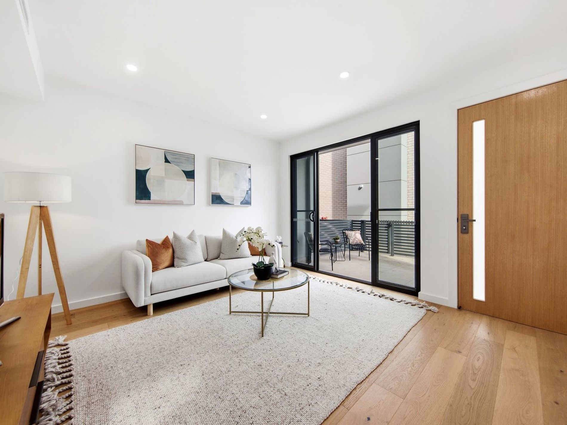 Townhouse / 9-9a Old Berowra Road, Hornsby