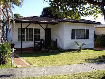 71 Lake Entrance  Rd, Oak Flats