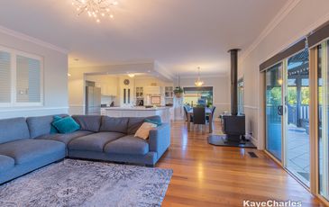 8 Glamis Rise, Beaconsfield