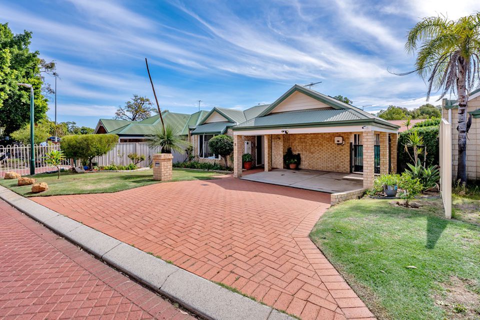 8 RAMSAY PLACE, Bibra Lake