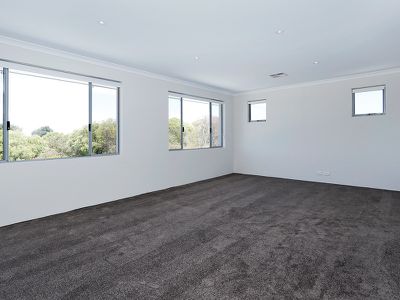 12 Monclair Pass, Currambine