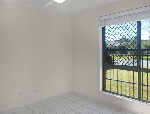 Spacious living in Tewantin image 13