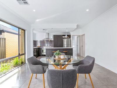 10 Maddox Street, Hilbert