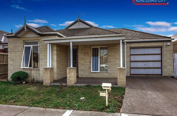 25 The Garlands, Craigieburn