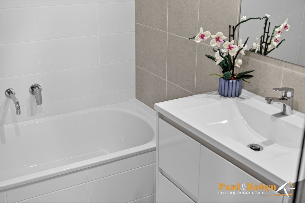 11A Woodberry Avenue, Coombs