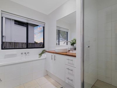 22 Balnaves Place, Mitchelton