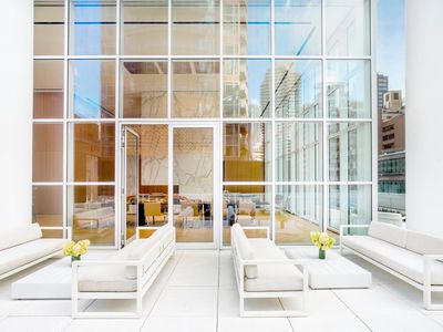 200 East 59th Street,  New York, NY, International