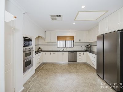 16 Ranleigh Way, Greenwood