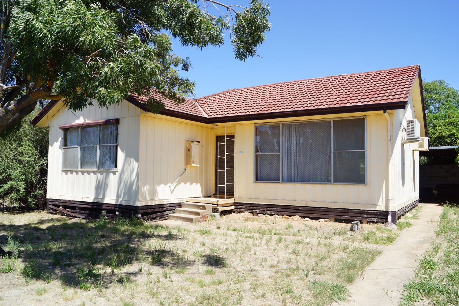 16 Watts Street, Horsham