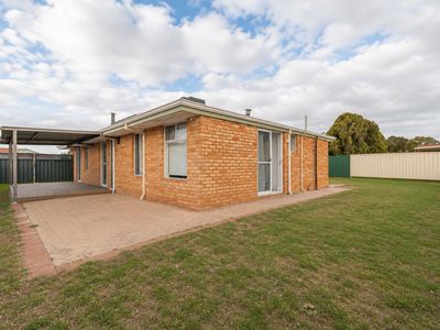 14 Lisbon Way, Seville Grove