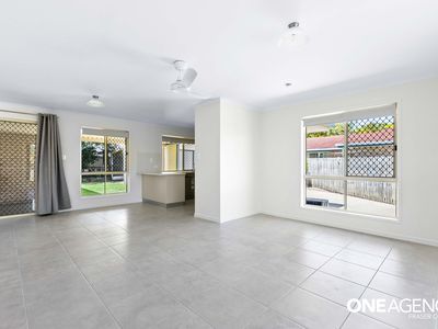 7 Cordelia Crt, Urangan