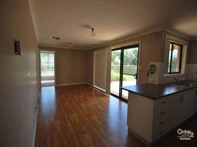 6 Cardiff Arms Avenue, Dubbo