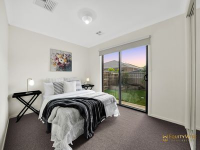 7 Honeycomb Avenue, Manor Lakes