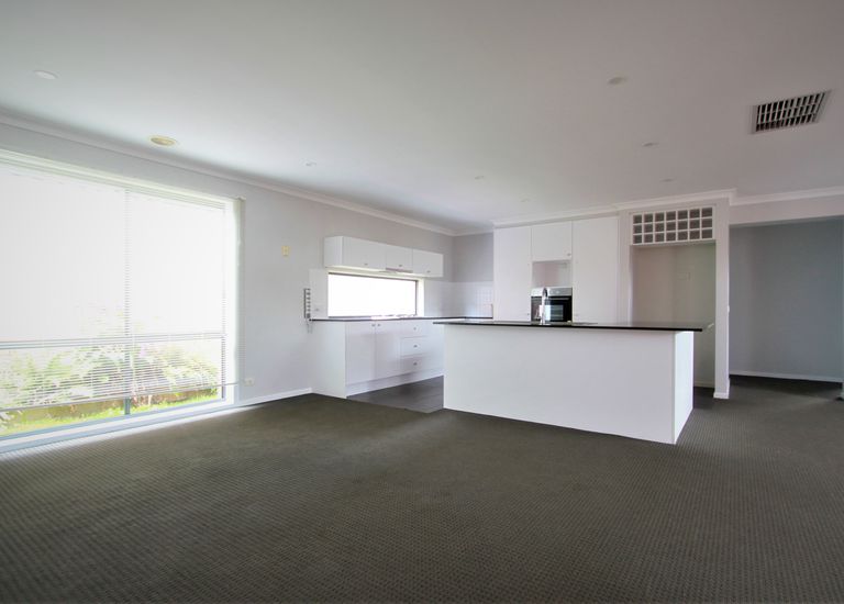 14 Kimberley Grove, Pakenham