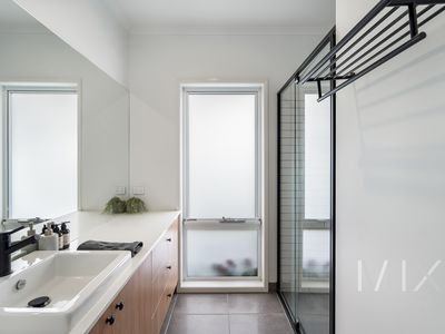 11 Dowding Crescent, New Town