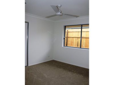 12 O'CONNELL Parade, Urraween