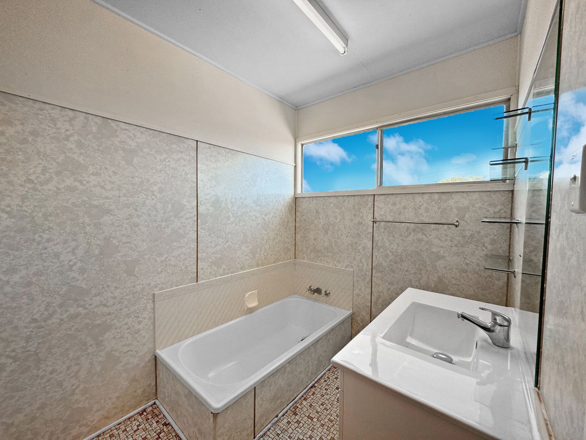 6 CANOPUS CIRCUIT, Atherton