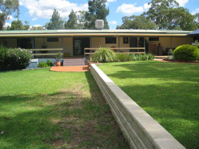 11R Harefield Drive, Dubbo