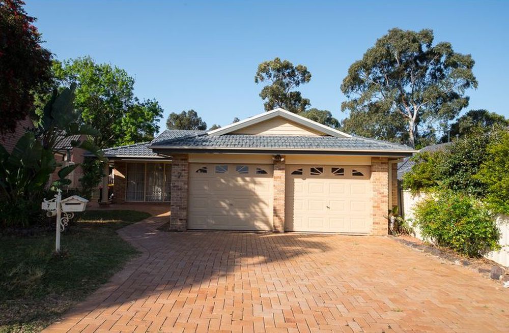 7 Troopers Mews, Holsworthy