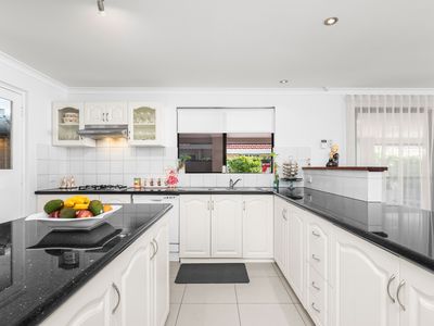 15 Thurloe Way, Canning Vale