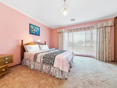 11 Dane Court, Leopold