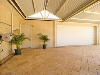 1 Dennis Retreat  , Baldivis