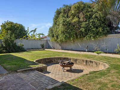 52 Sanderling Drive, Thornlie