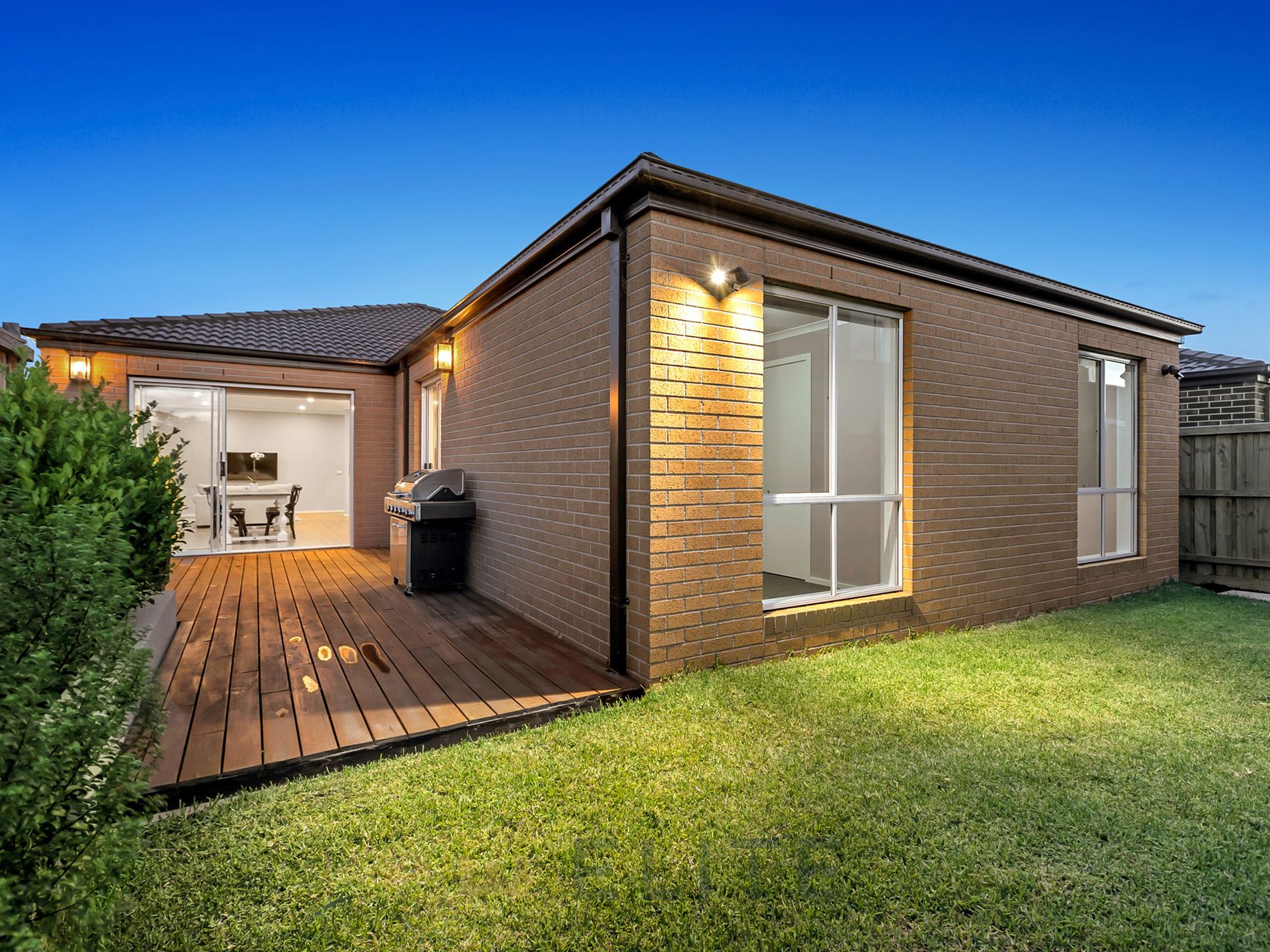 147 Thoroughbred Drive, Clyde North