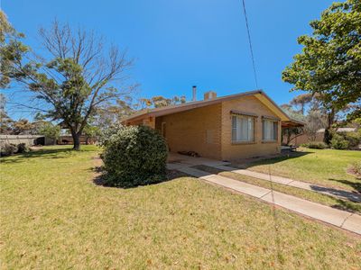 1947 Murray Valley Highway, Lake Charm
