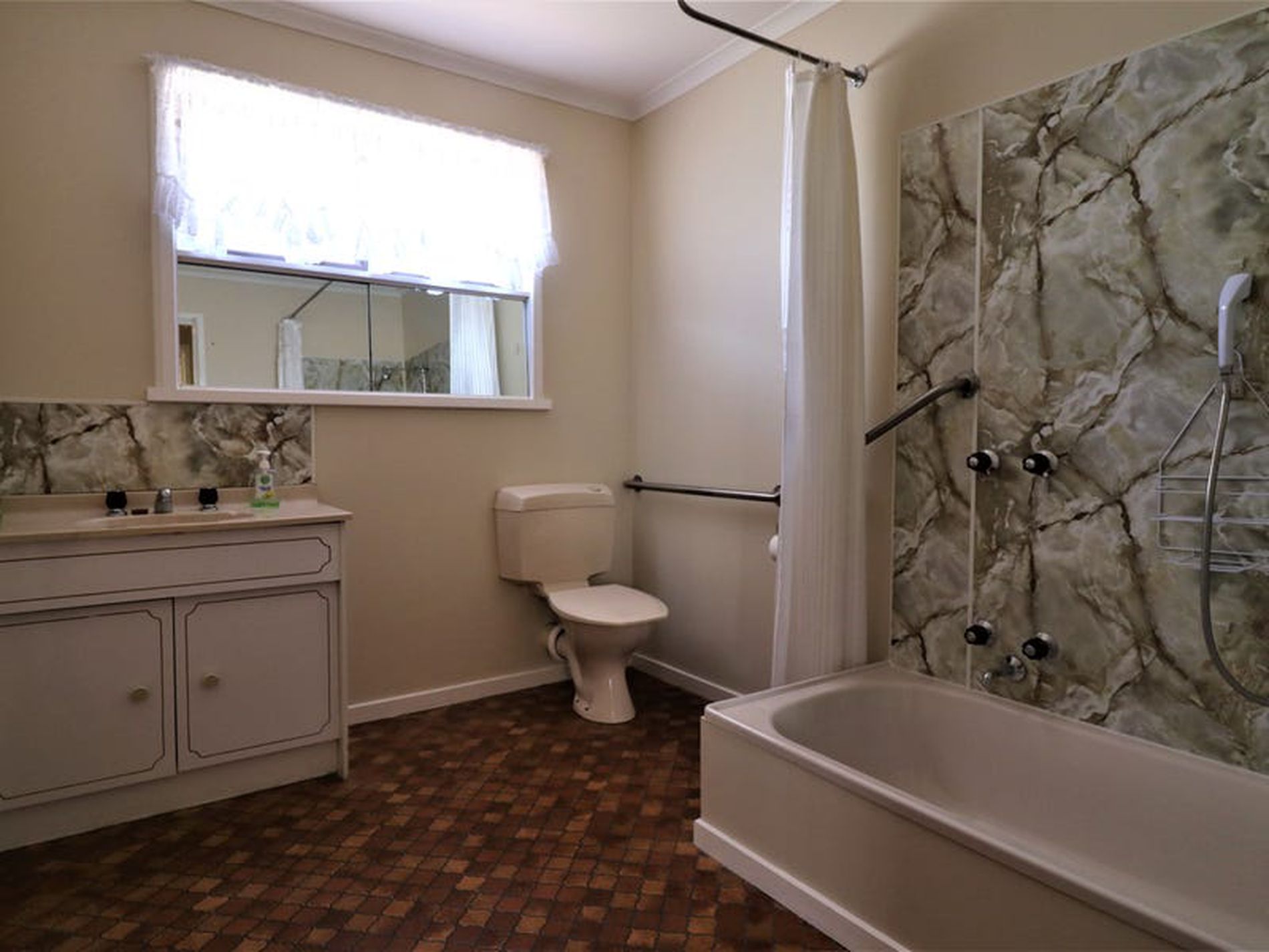 Unit 2 / 28 Tristan St, Seymour