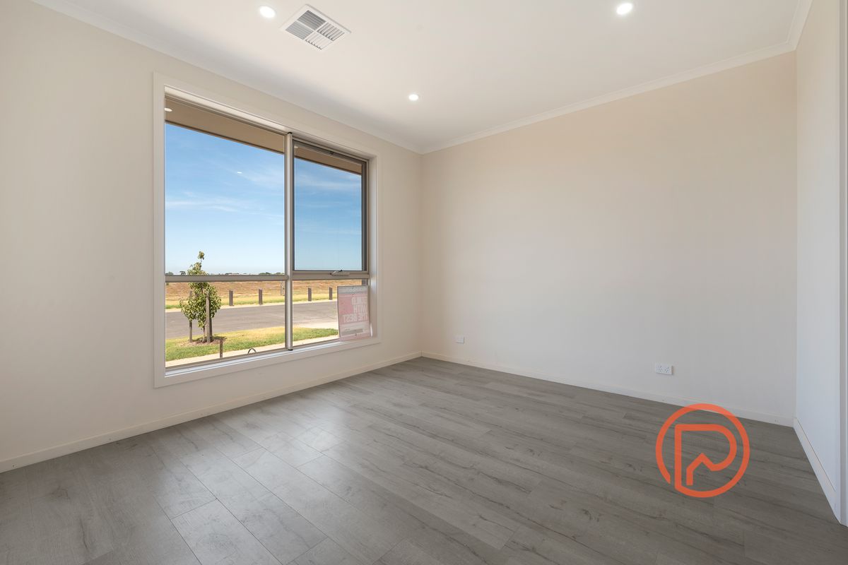 12 Trimboli Crescent, Riverlea Park