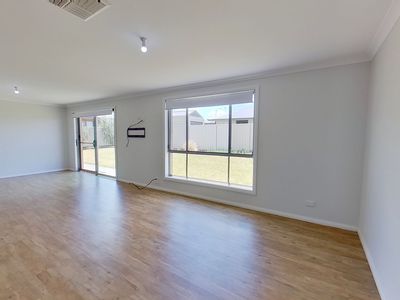 44 Holmwood Drive, Dubbo