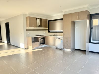 2 / 3 Rous Street, Wyndham Vale