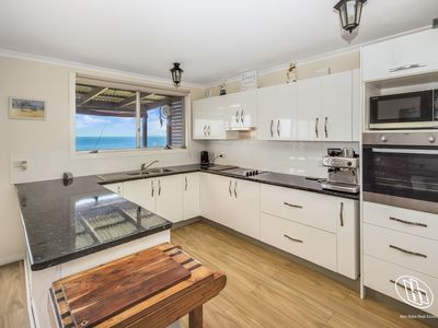 48 Sunset Boulevard, Kianga