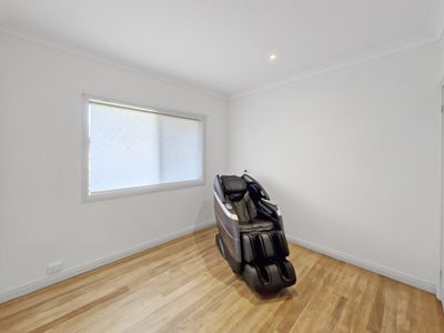 24 Crouch Avenue, Atherton