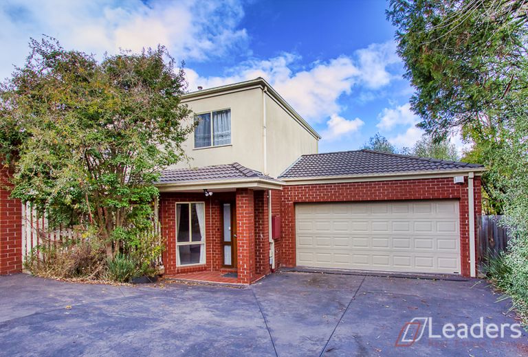 2 / 2 Allister Street, Mount Waverley