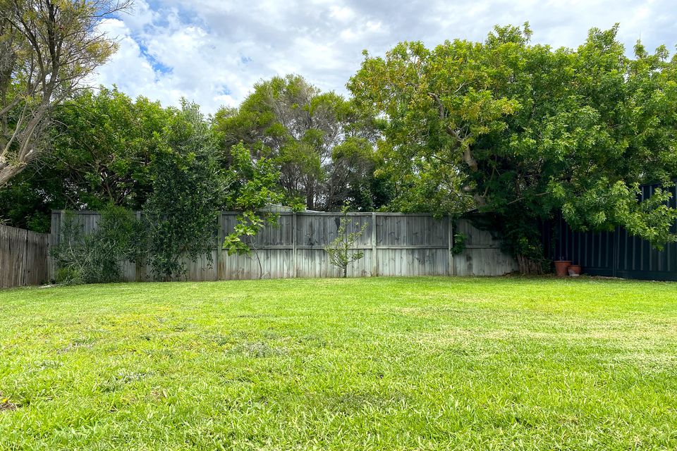 84 Safety Bay Rd, Shoalwater