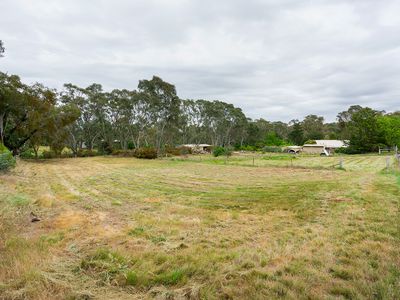 8878 Midland Highway, Harcourt