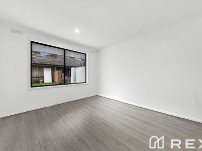 2 / 16-18 Heywood Crescent, Cranbourne North