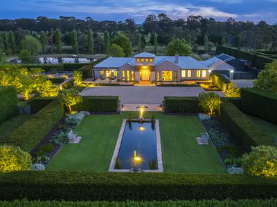 19 Hammet Place, Macedon