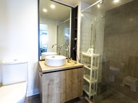 20701 / 11 Beesley Street, West End