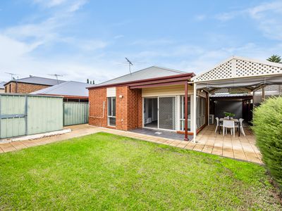 6 Heard Avenue, Mawson Lakes