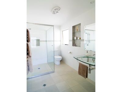 8 Mitchell Parade, Mollymook