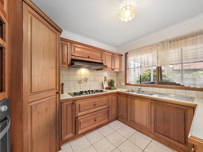 2 / 4 Kurrajong Avenue, Glen Waverley