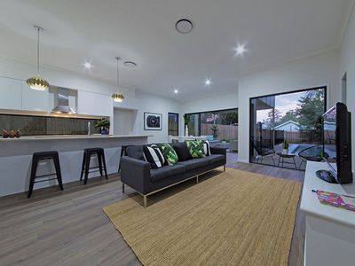 144 Kamarin Street, Manly West