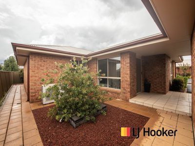 12 / 5 John Brass Place, Dubbo
