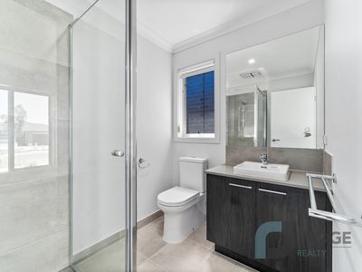 8 Sunnybank Road, Fraser Rise