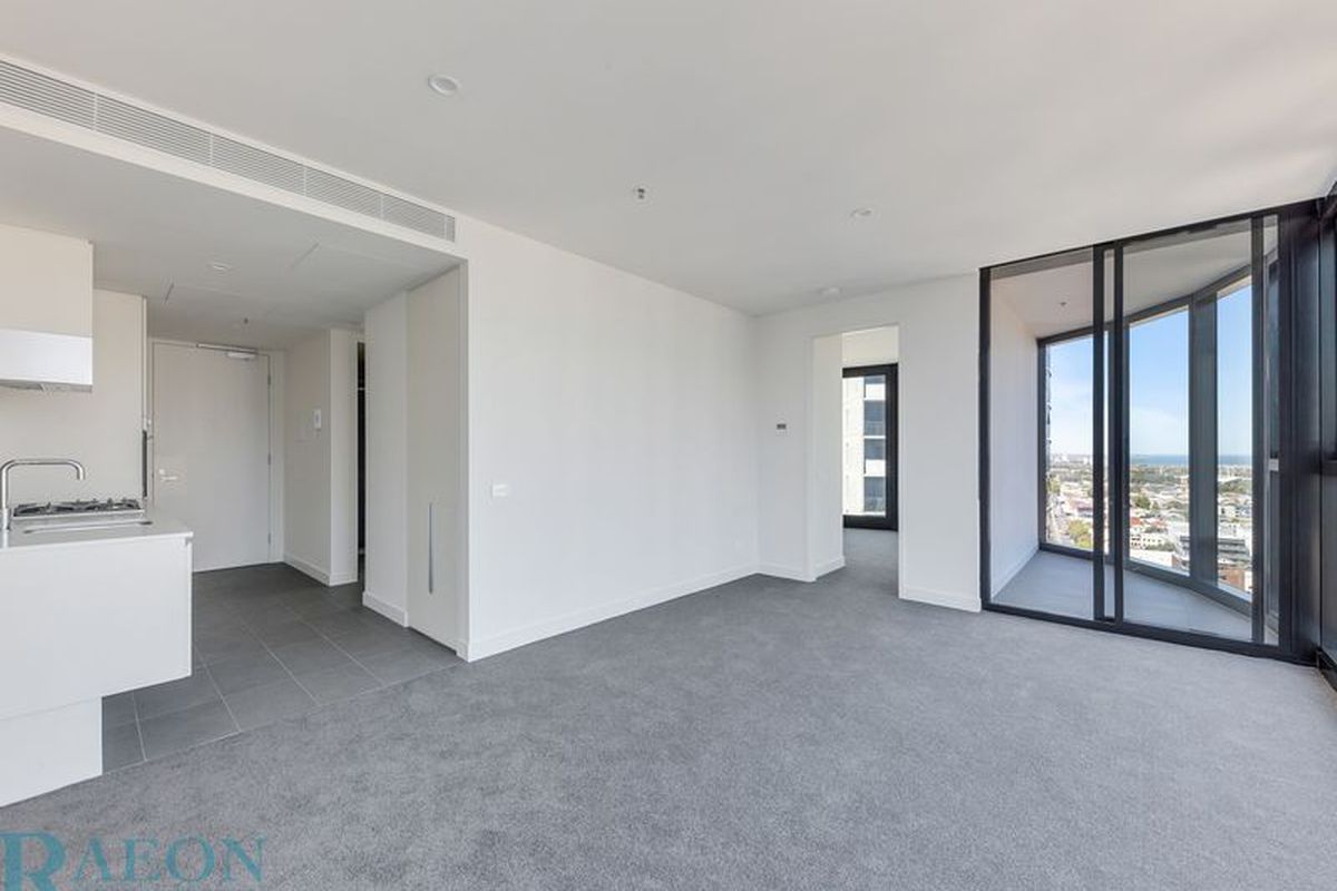 2403/105 Clarendon Street, Southbank